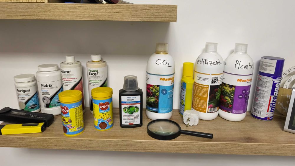 Vand set complet acvariu 60L cu filtre EHEIM, butelie CO2, Led, urgent