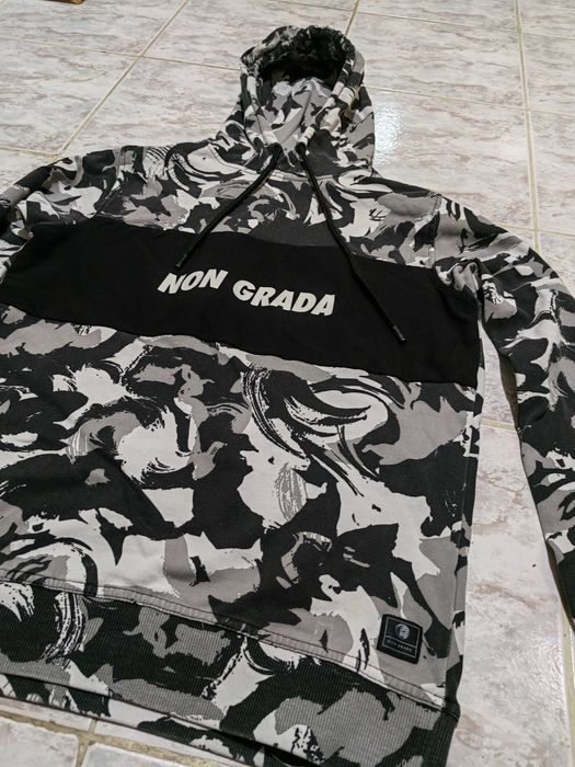 Суитшърт camo (мъжки) М  + Nike dry fit долнище М размер