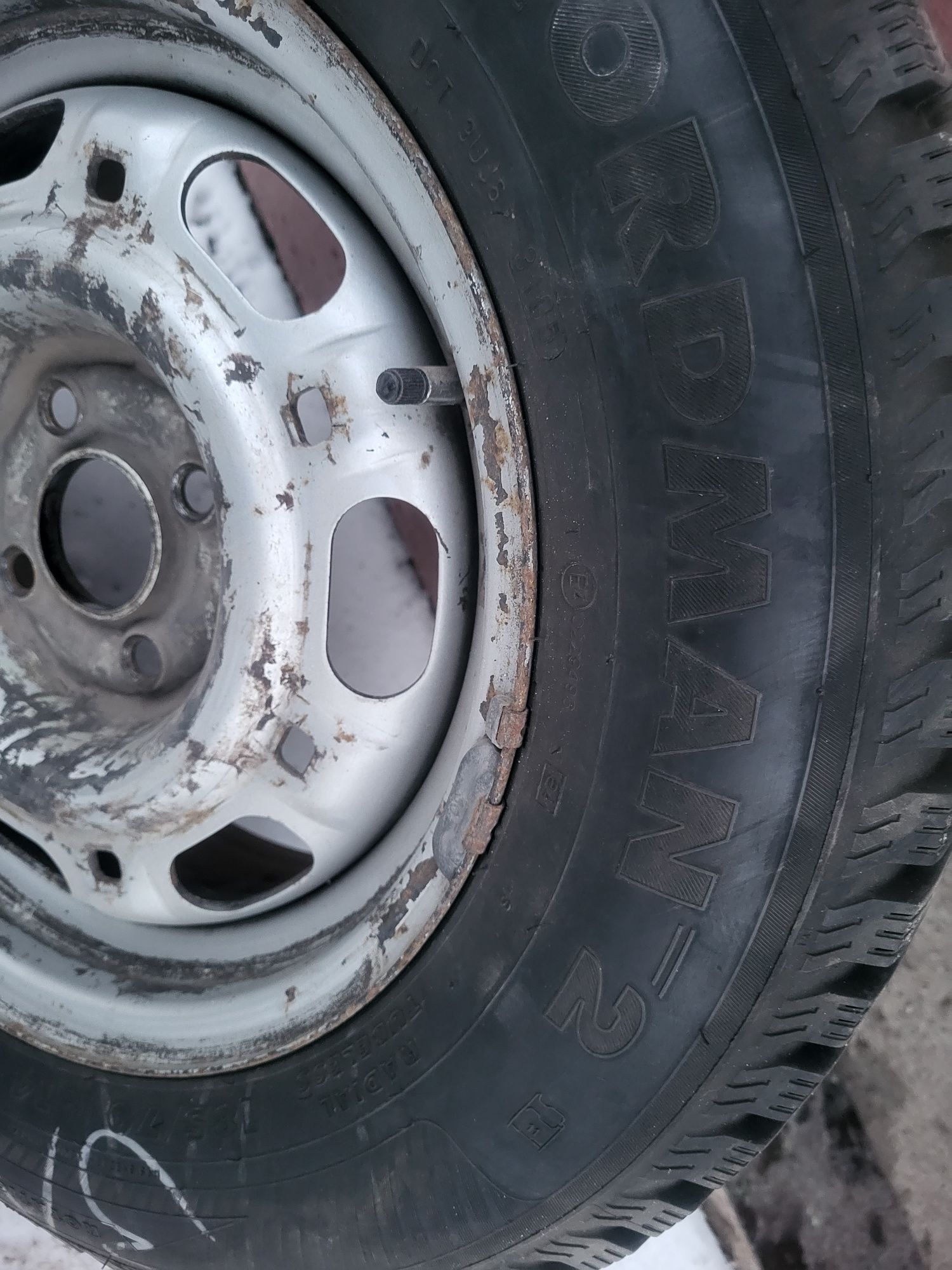 Автошины зимние 185/70R14 с дисками