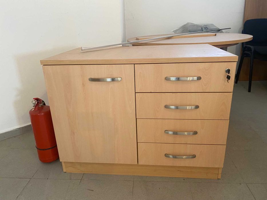 употребявани, запазени офис мебели