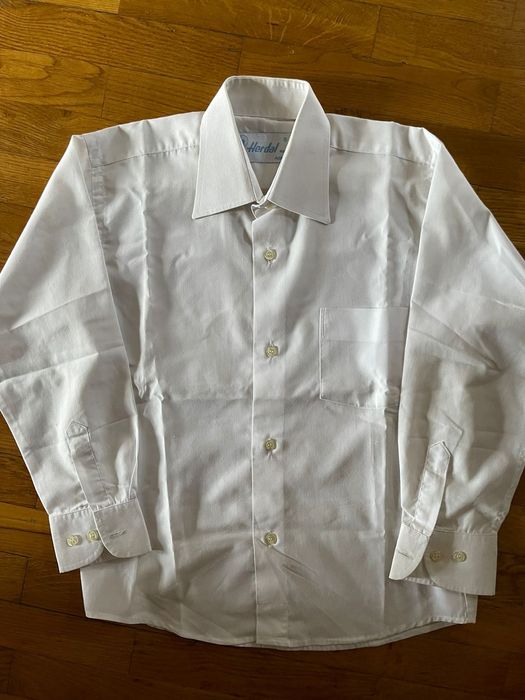 Продам школьную рубашку , в отличном состоянии, размер 10-12 лет