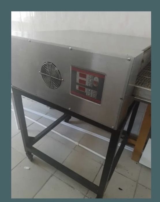 Vând utilaj covrigi/pizza