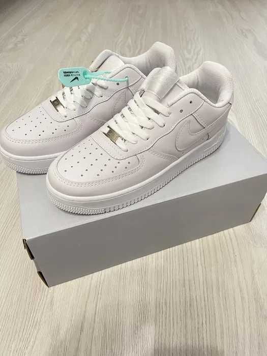 Adidasi Unisex Nike Air Force 1 Alb