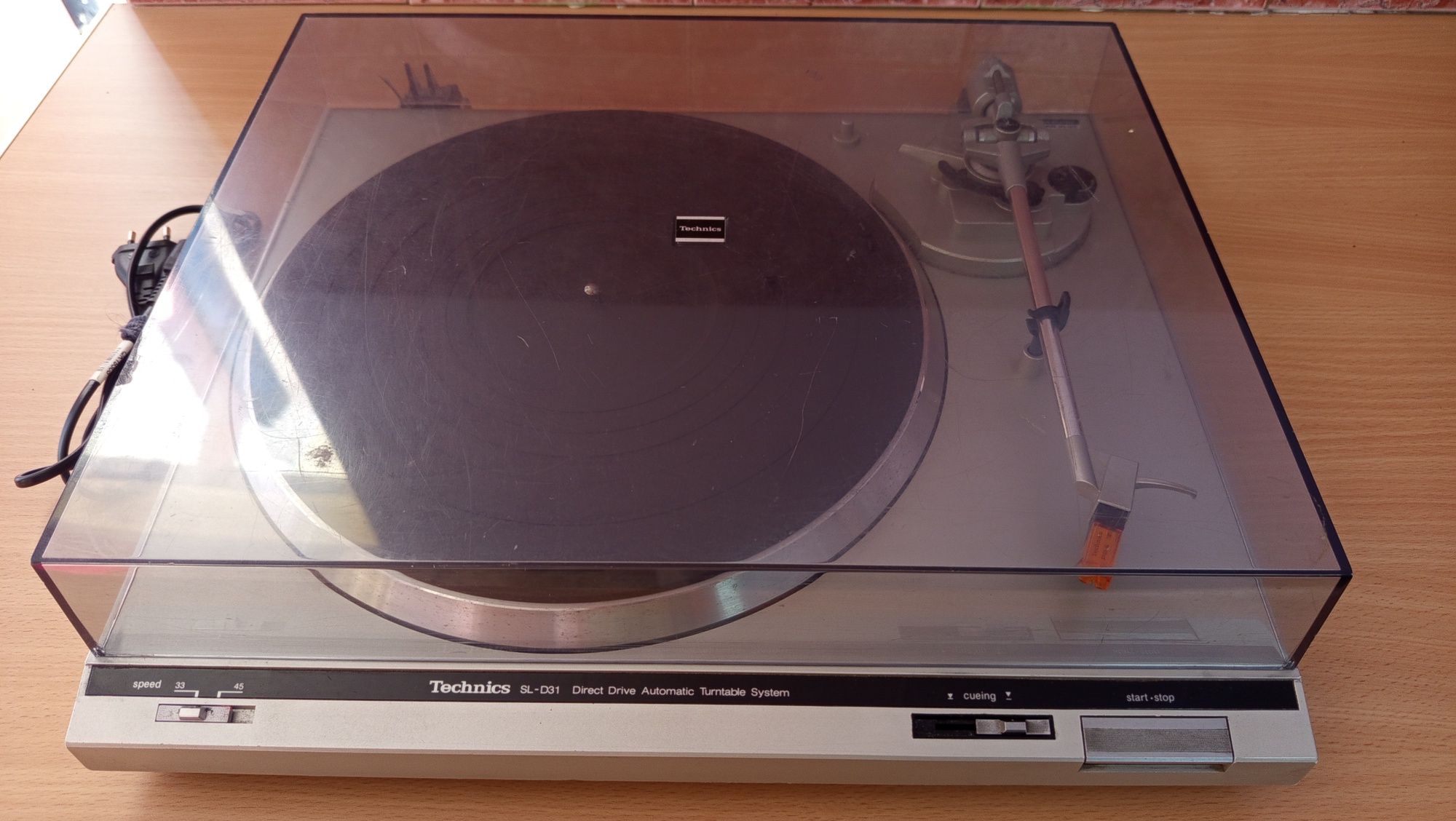 Грамофони Aiwa Technics