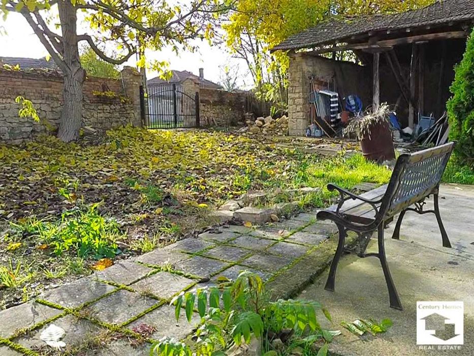 145312 ЕКСКЛУЗИВНО! Къща с равен двор и кладенец в с. Раданово