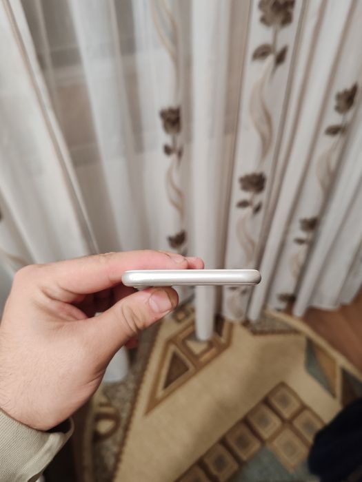 APPLE iPhone 8 64GB Silver impecabil Garantie !