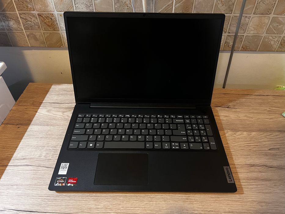 Telefon Samsung S22 + Laptop Lenovo V15 G3