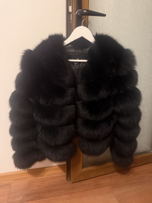 Haina blana vulpe neagra