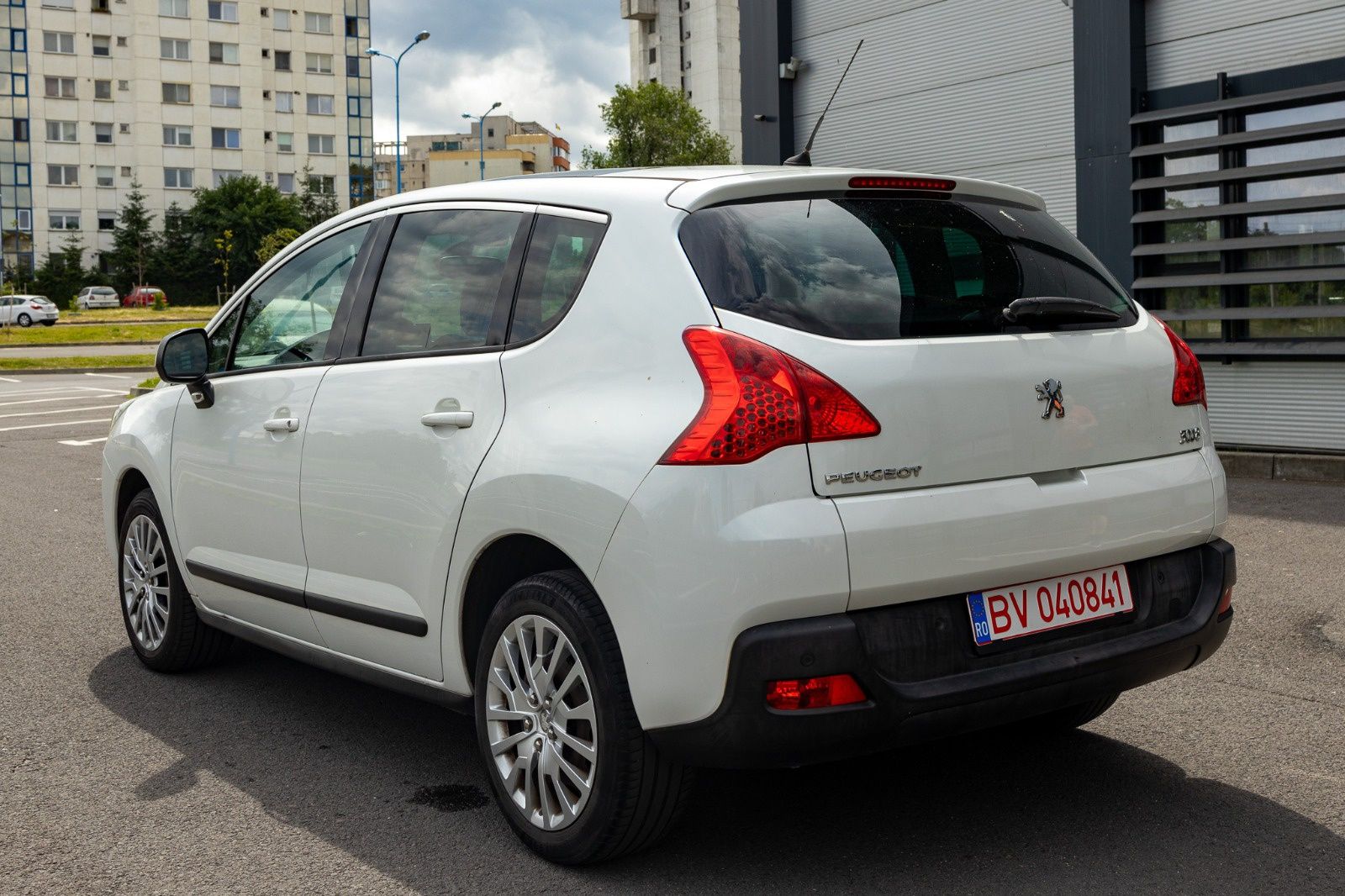 Peugeot 3008, an 2010, 1.6 benzina FARA TURBO