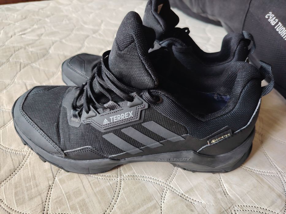 Продавам Адидаса GoreTex