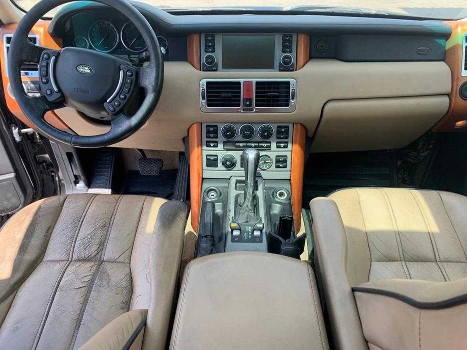 Dezmembrez Range Rover Vogue 4.4i An 2005 Cod G44L0/bara fata vogue