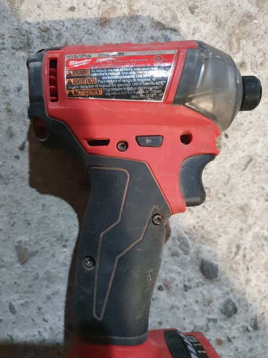 Vând un drill impact