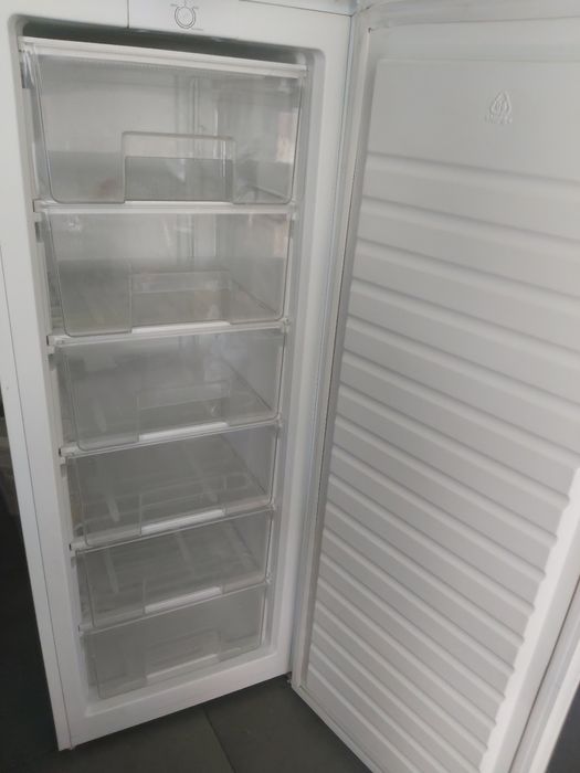 Congelator 168 litri - 7 sertare