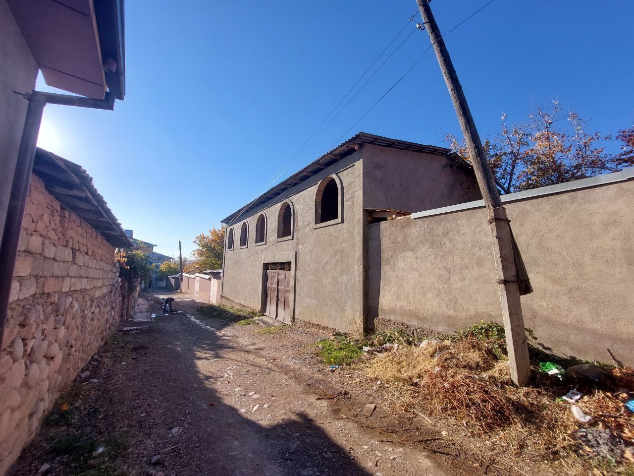 Dacha yokiy hovli  Chorvoqda