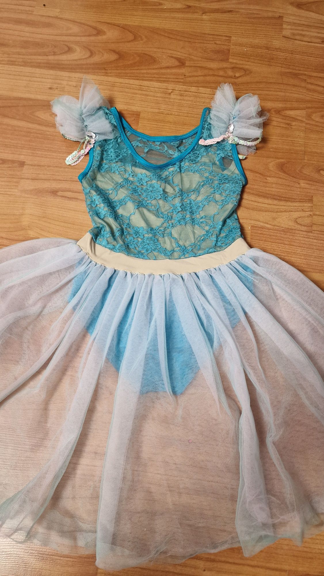 Costum gimnastica ritmica