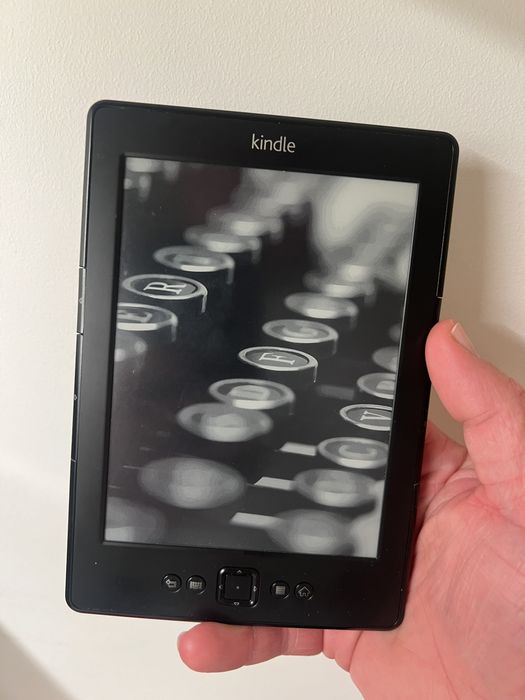 Kindle Amazon original in stare foarte buna cu husa de pasla