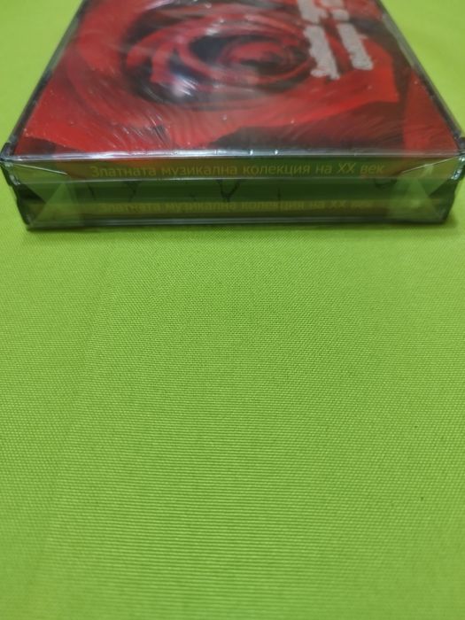 Продавам SD дискове. Златната музикална колекция.