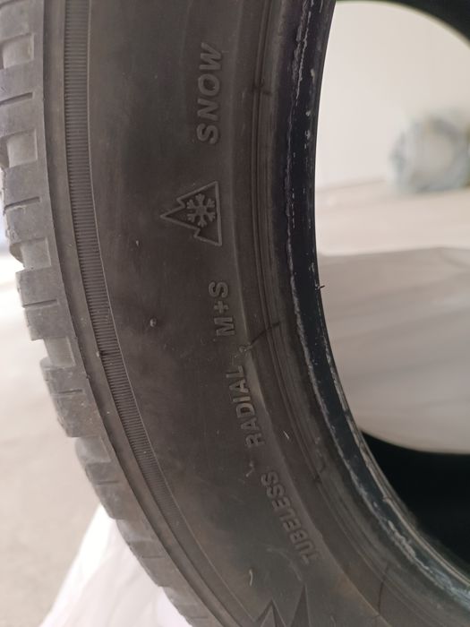 2 броя гуми 215/50/18