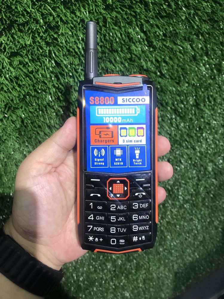 S8800 yengii telefon