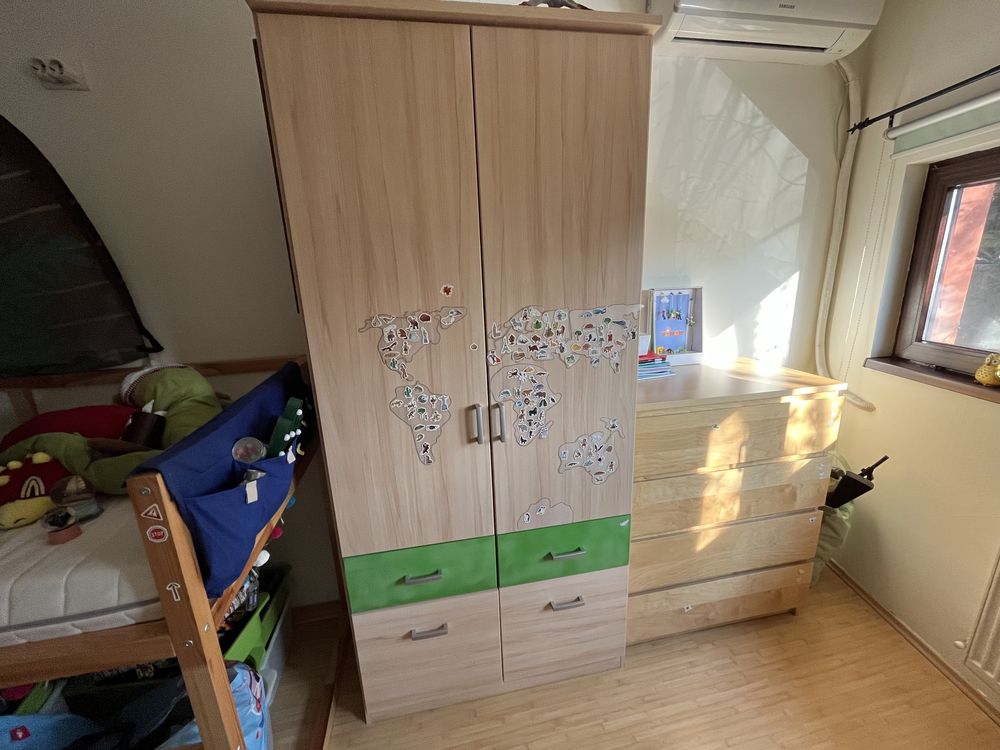 Mobilier Ikea camera copii - pat, dulap, birou