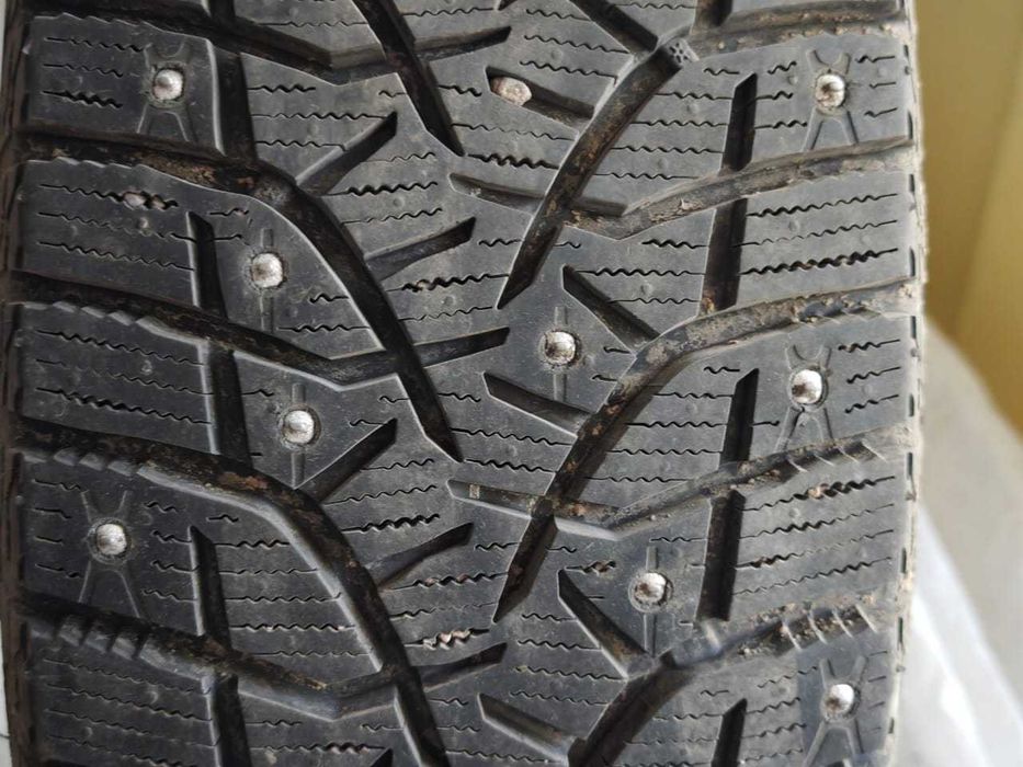 Bridgestone Blizzak Spike-02 SUV