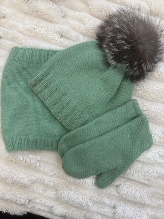 Продам шапки женские