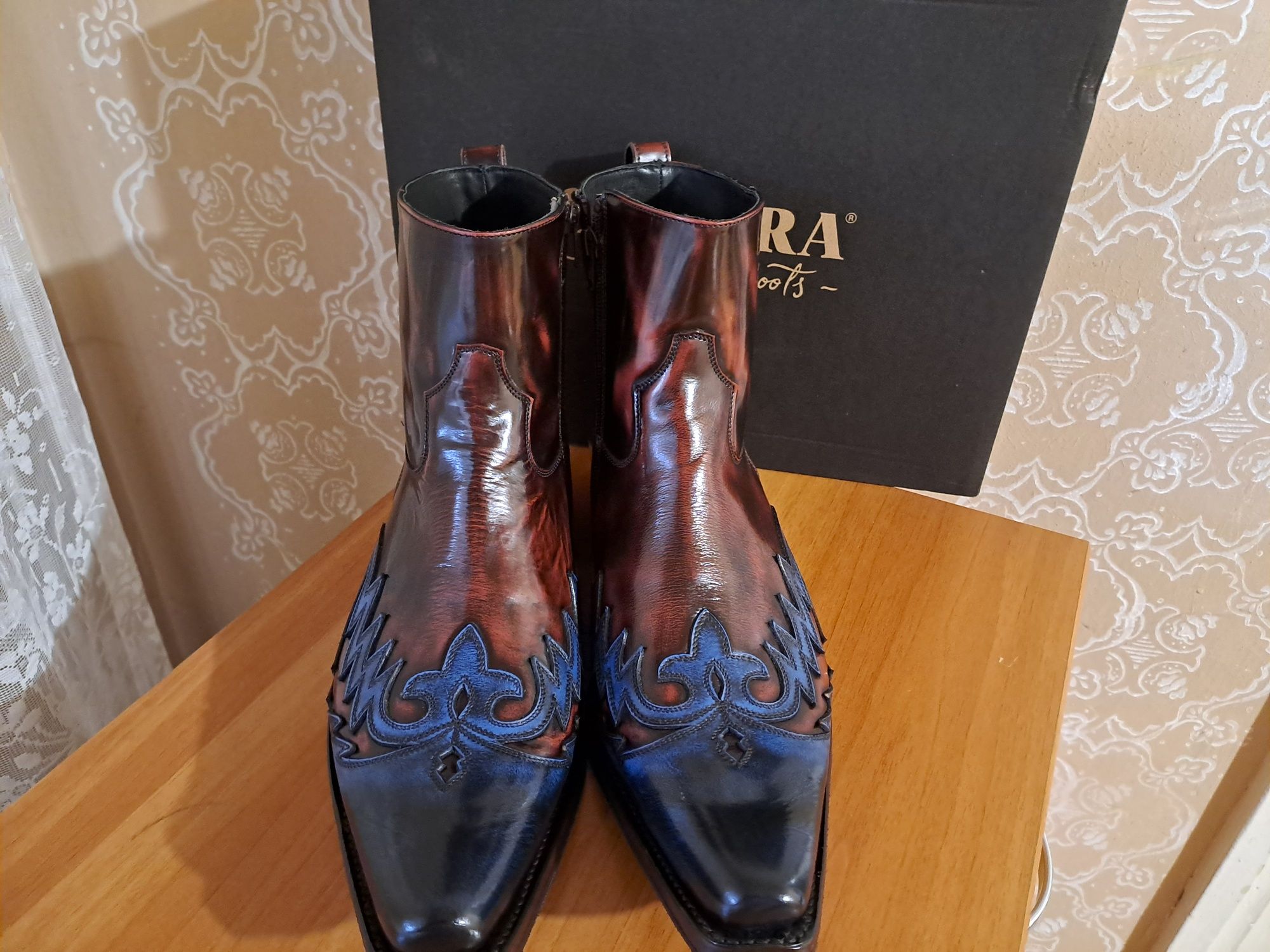 Cizme Sendra originale noi ,44 mărimea ,1200 lei