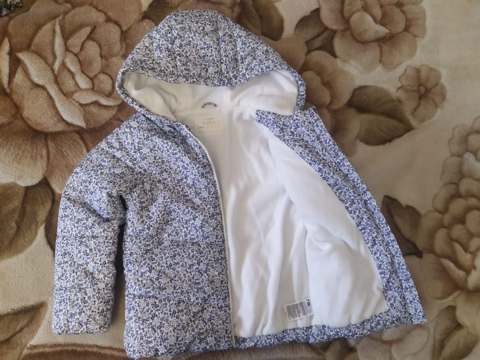 Куртка осенне - зимняя на девочку 7-8 лет. Производство Mothercare