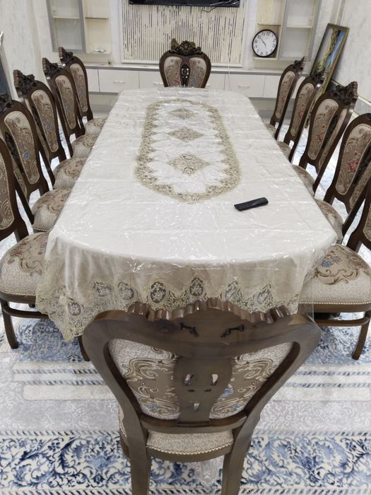 Стол стул кам ёнғоқдан ясалган холати янги