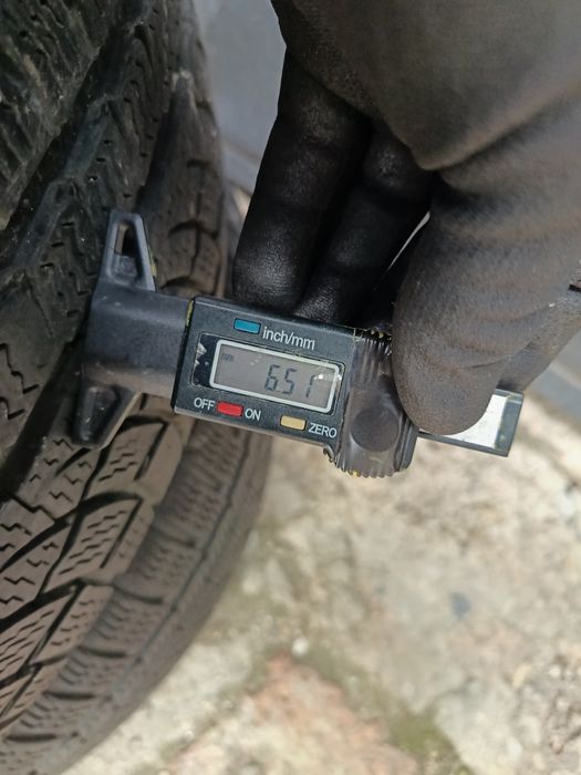Anvelope MS iarna 235 40 19 nokian 2019.5.5-6mm