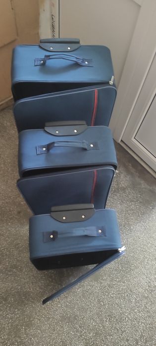 Set compus din 3 trolere