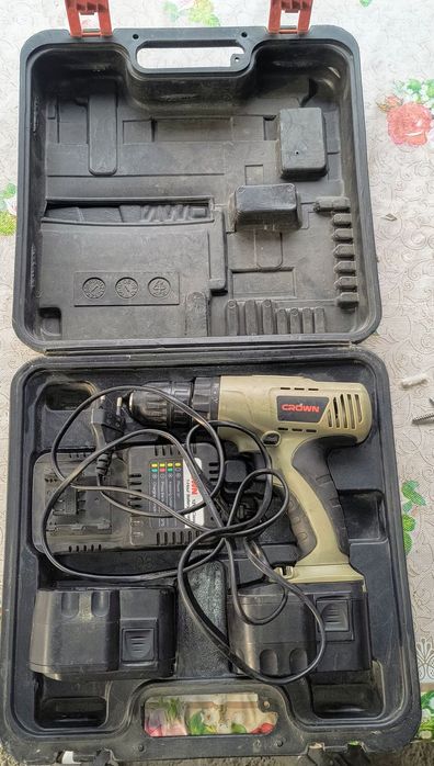 Шуруповёрт-дрель crown
