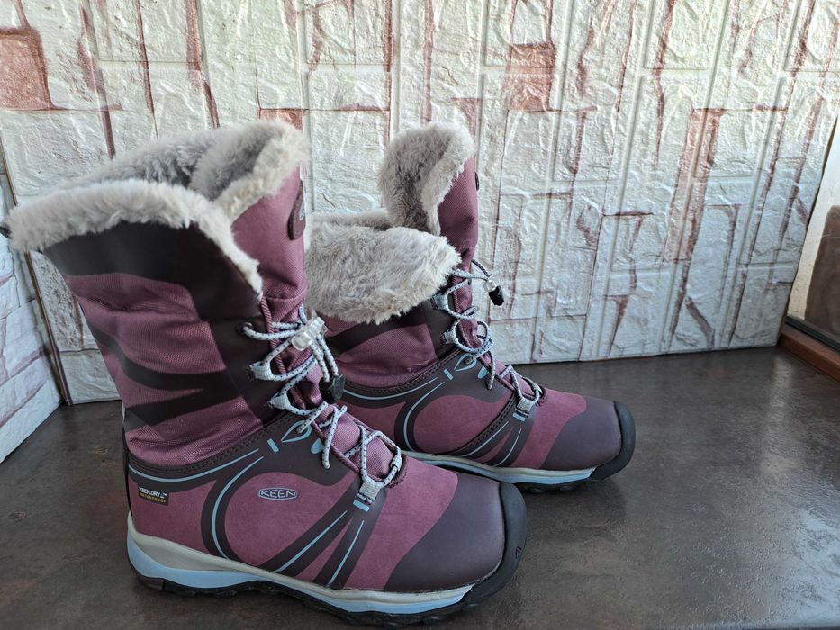 детски ботуши,зимни обувки,боти,апрески,KEEN номер35 за момиче,