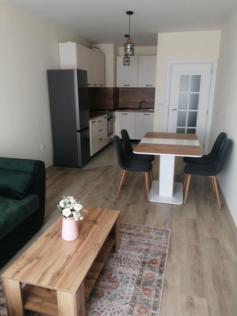 Дава се под наем Двустаен апартамент в Варна, ХЕИ - 65 кв.м за 612 € - Снимка #3