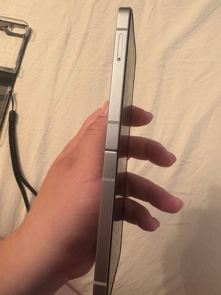 Samsung Galaxy Flip 6