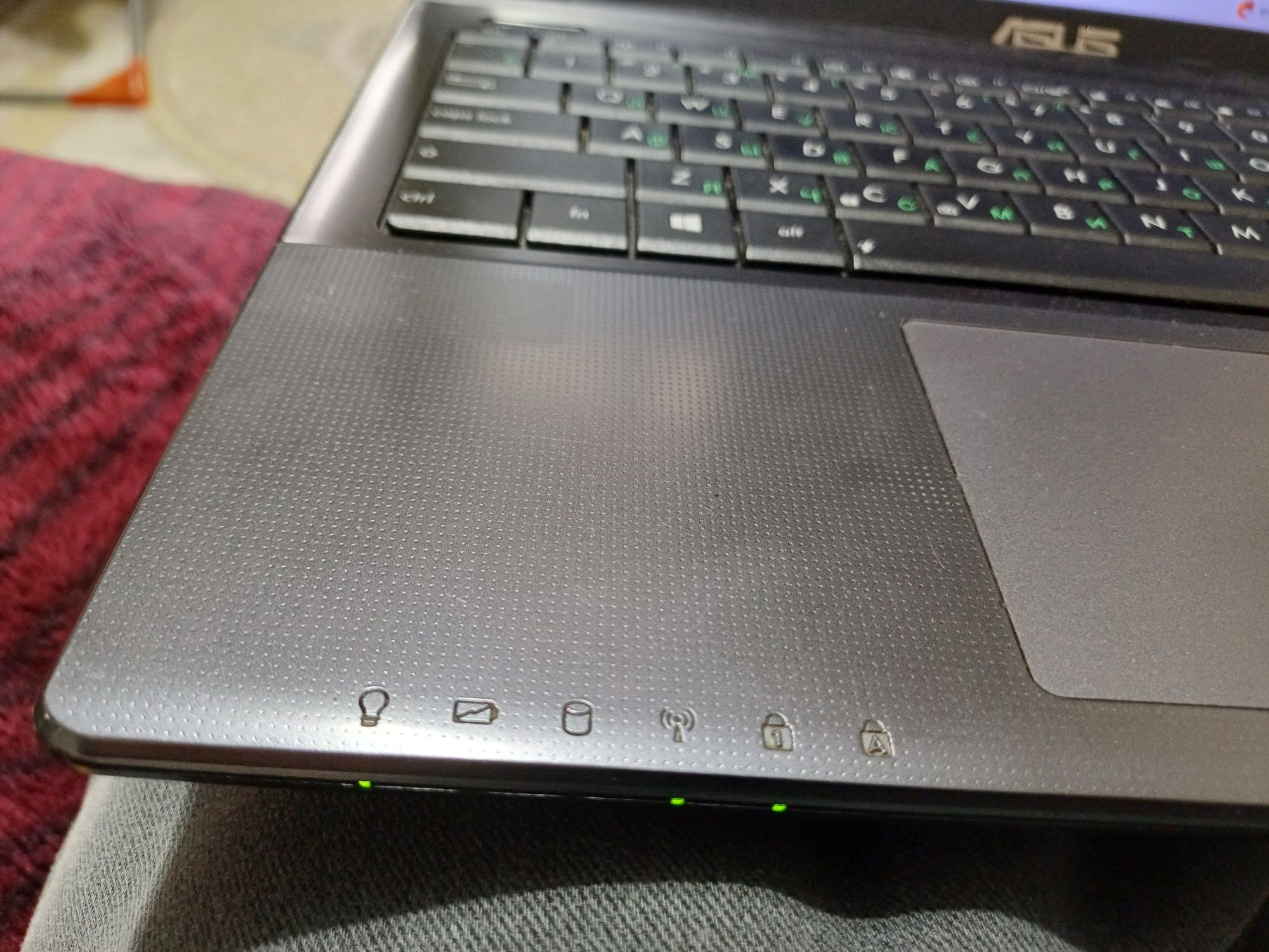 Продается ноутбук Asus