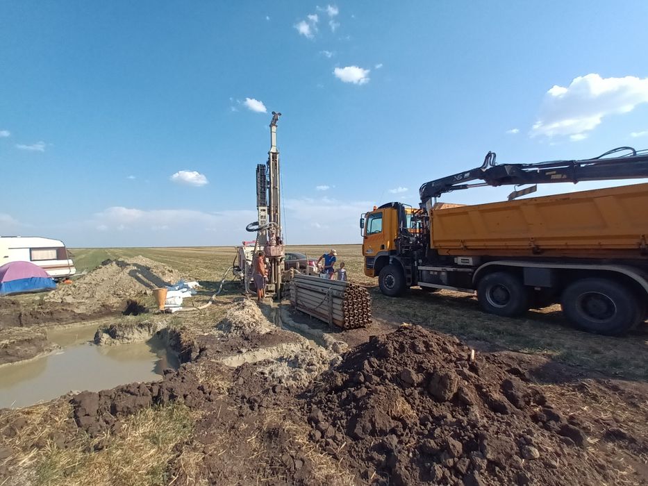 Foraj puturi apa de la 90E/ml. Oferta: un filtru de apa  GRATIS