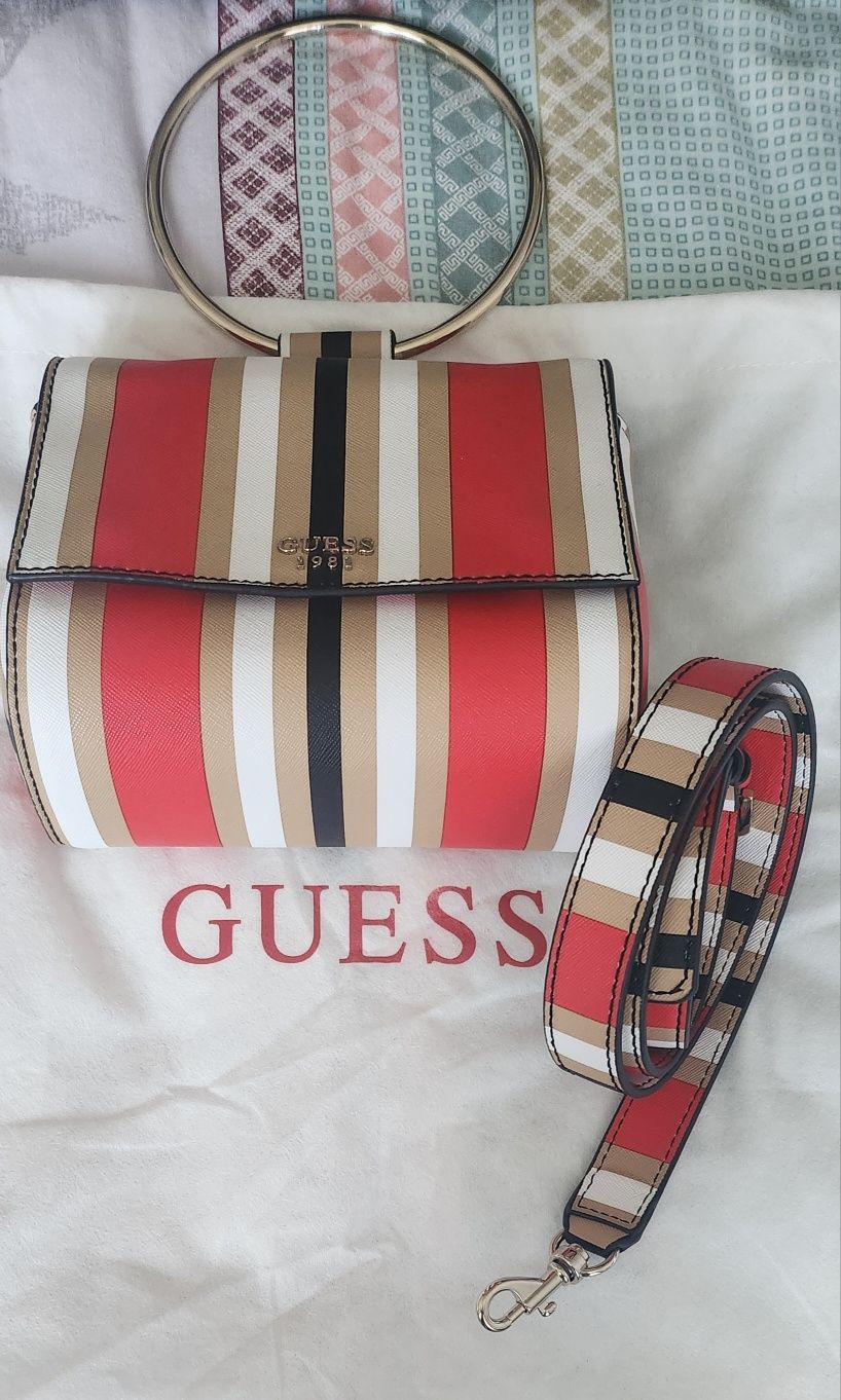 Дамска чанта guess