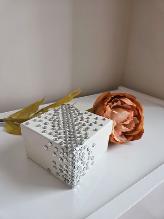 Кутия за сватбени халки