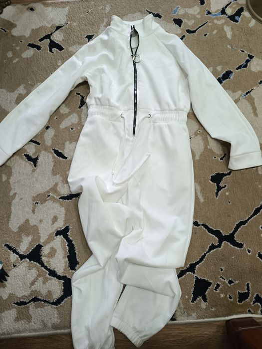Продам комбинезон женский