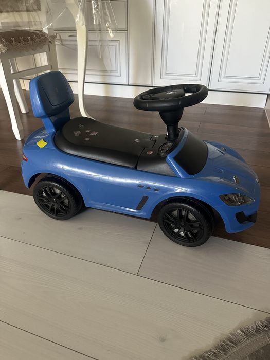 Продам детскую машинку