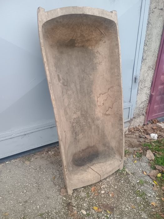 Дървено корито за хляб