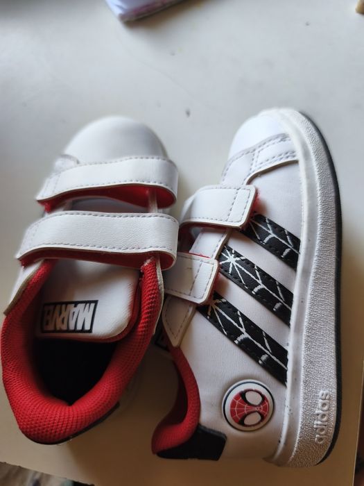 Adidas Marvel interior 15 cm
