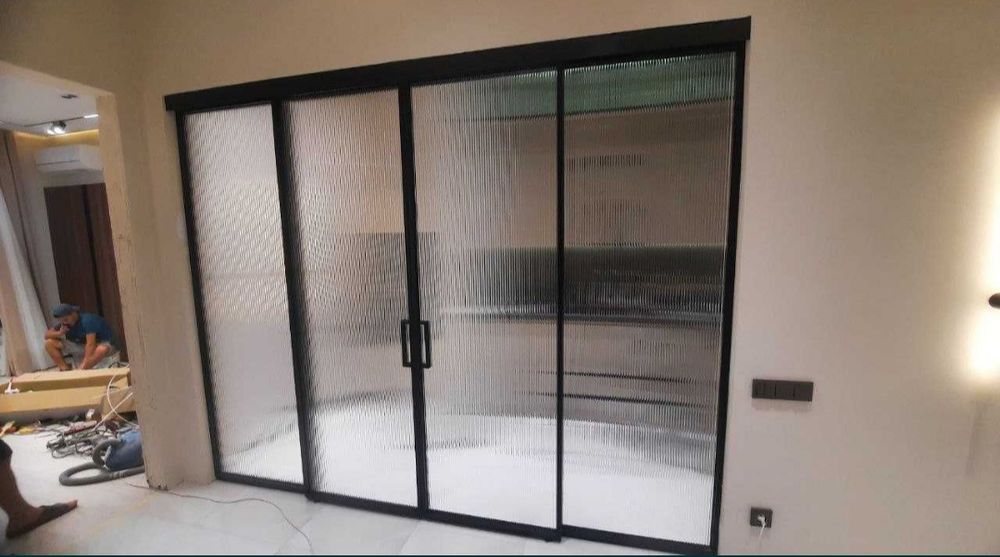 Раздвижные перегородки. Распашные перегородки стекло в стиле лофт.