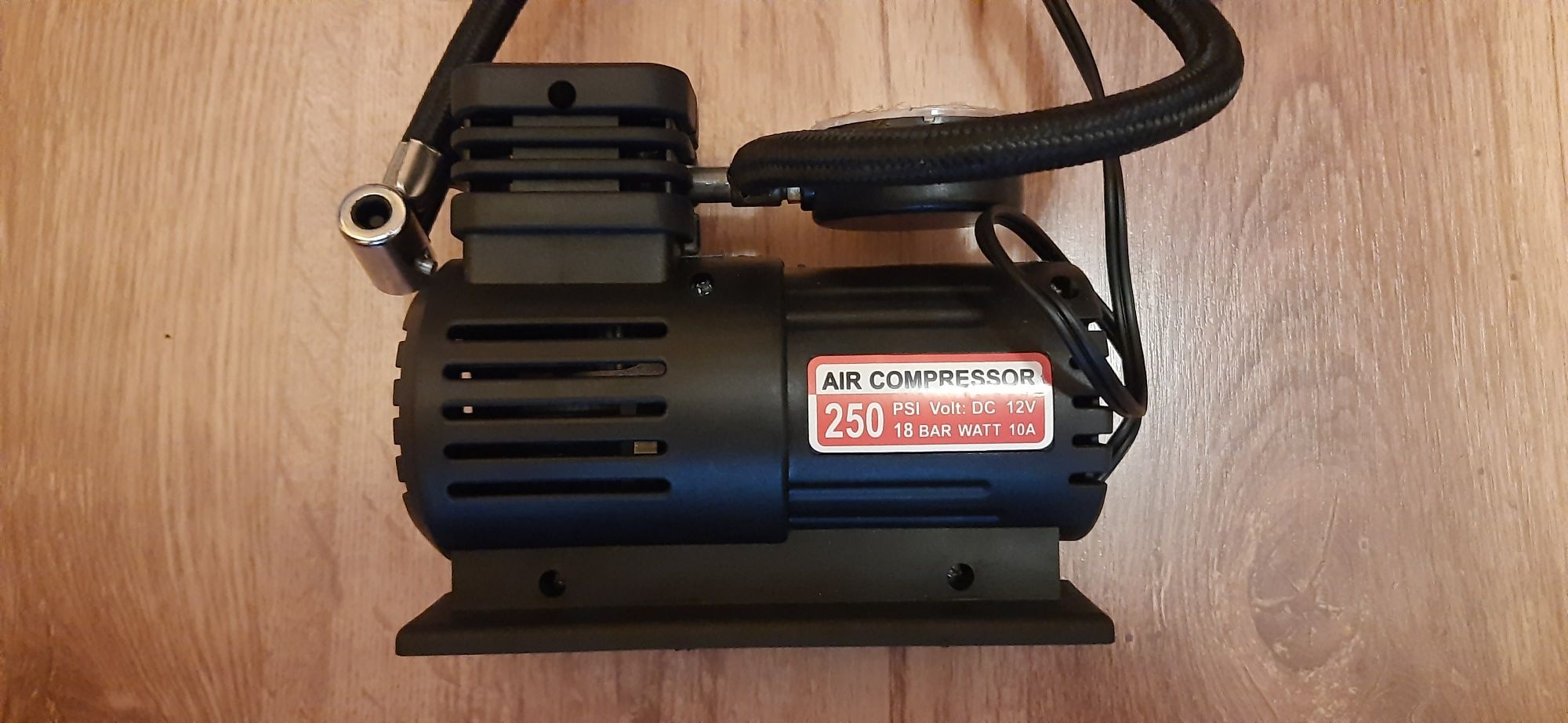 Compresor Auto 12 V, 250 psi + accesorii, Nou !