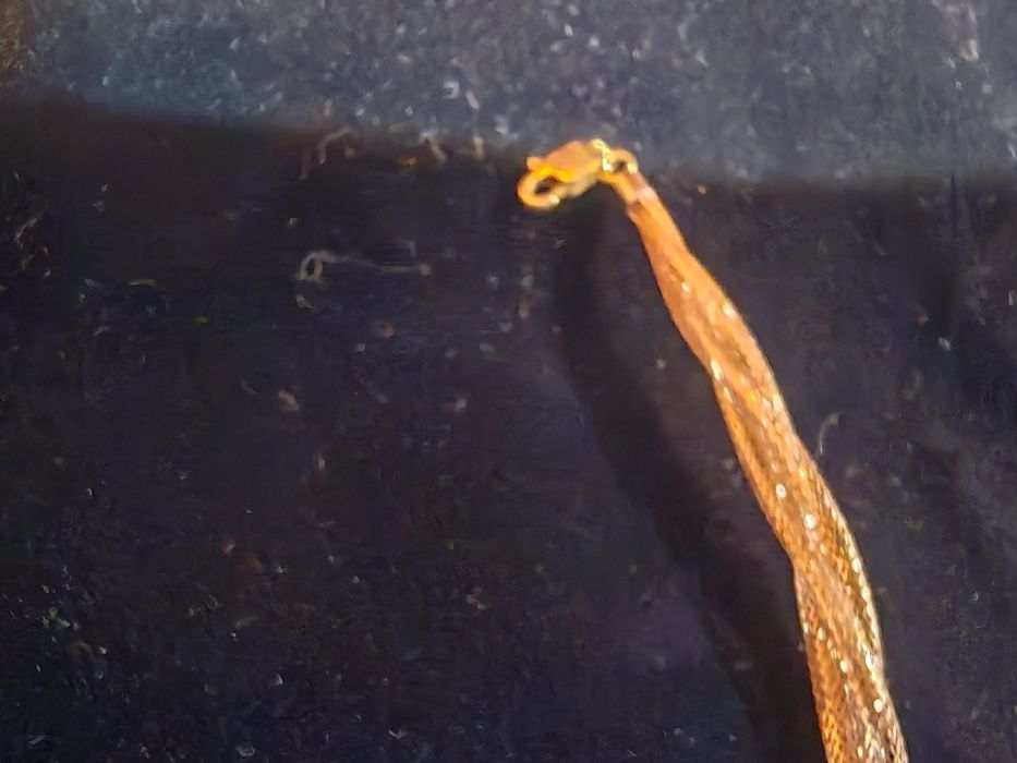 Продавам дамско   златно колие