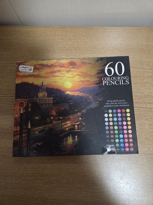 комплект от 60 цветни молива на марката Craft Sensations