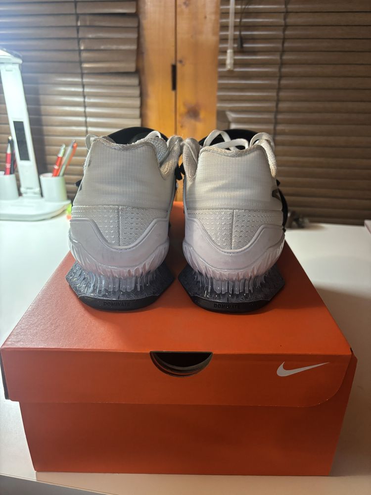 Nike Romaleos 4.