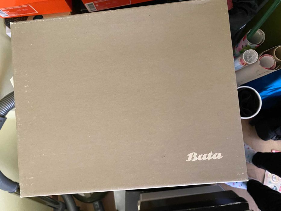 Зимни боти с подплата и малко токче Bata