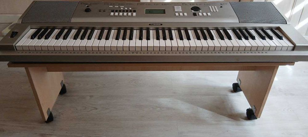 Синтезатор Yamaha YPG-235 (б/у, отличное состояние)